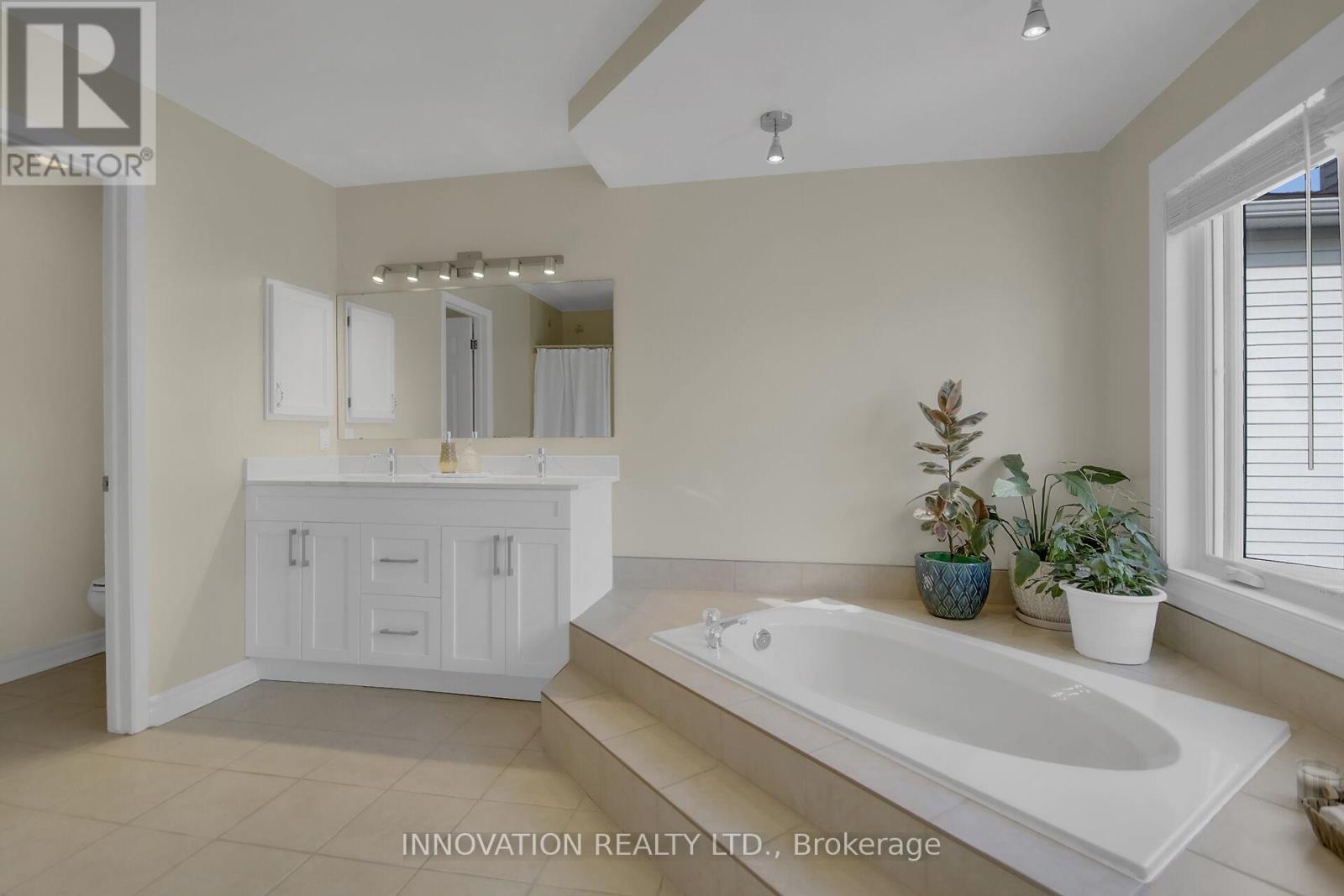 76 Chickasaw Crescent