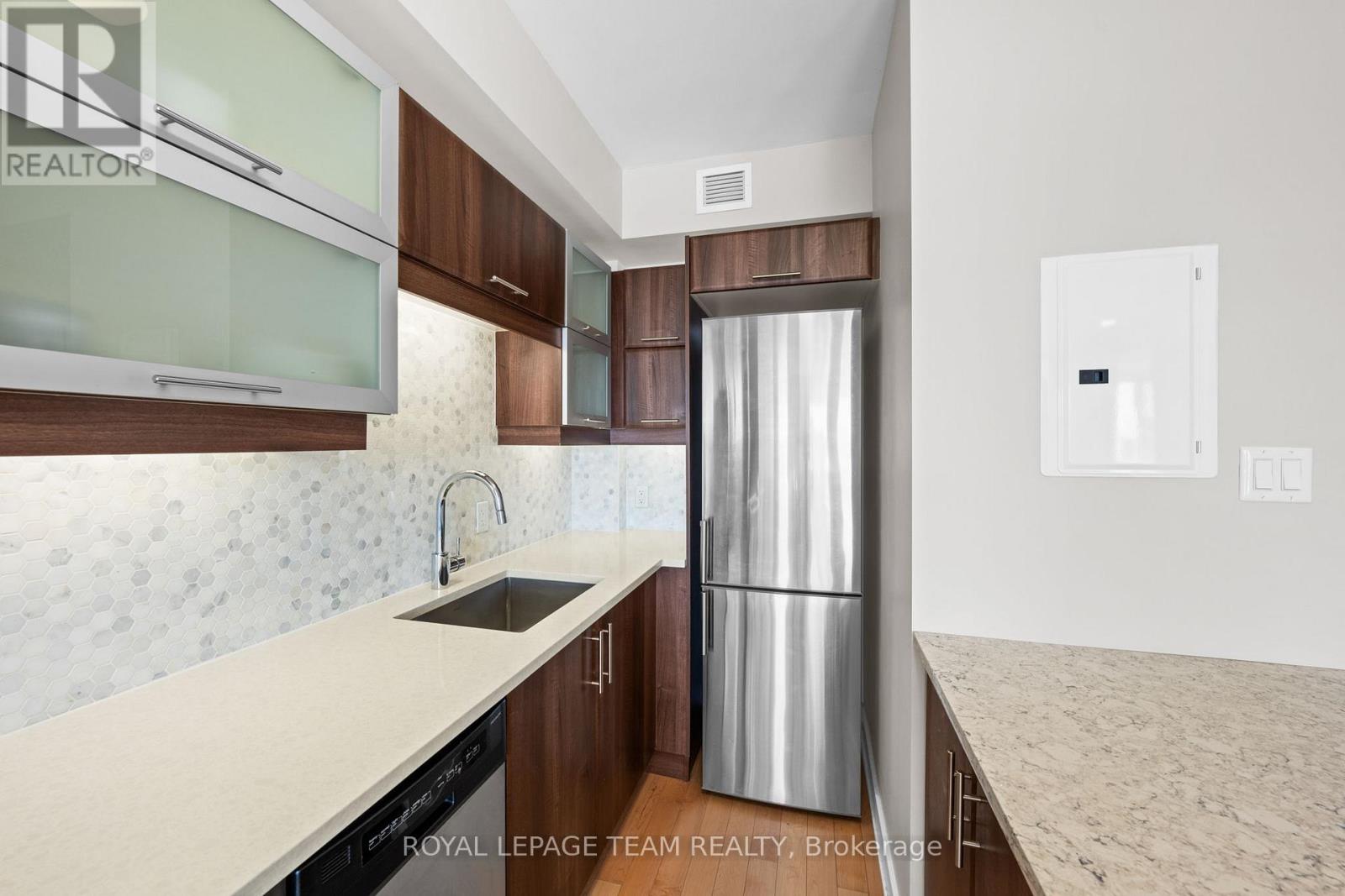 907 - 40 Nepean Street