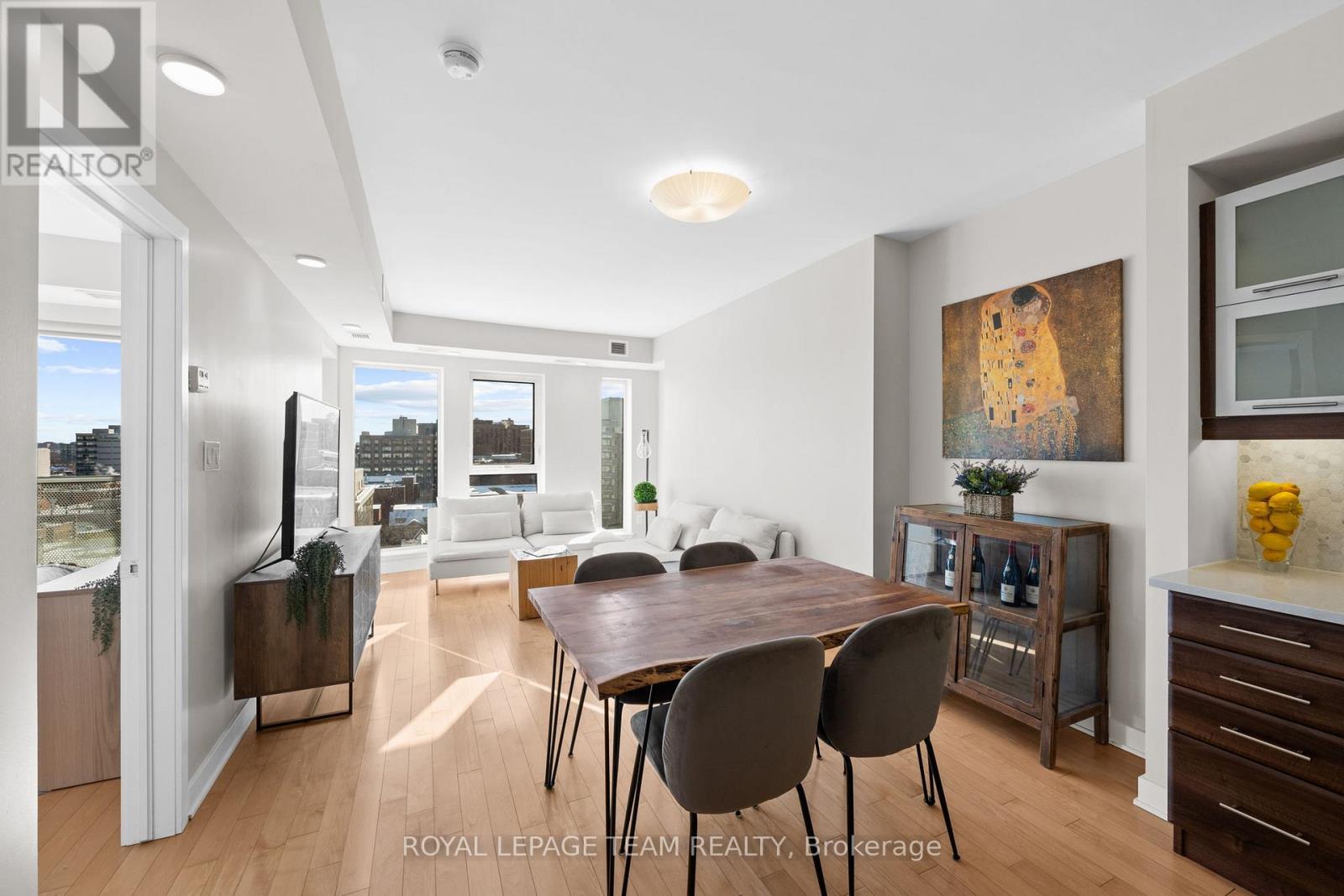 907 - 40 Nepean Street