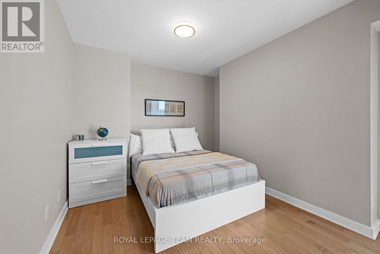 907 - 40 Nepean Street