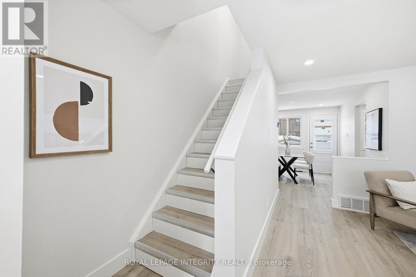 6 - 7868 Jeanne D'arc Boulevard N