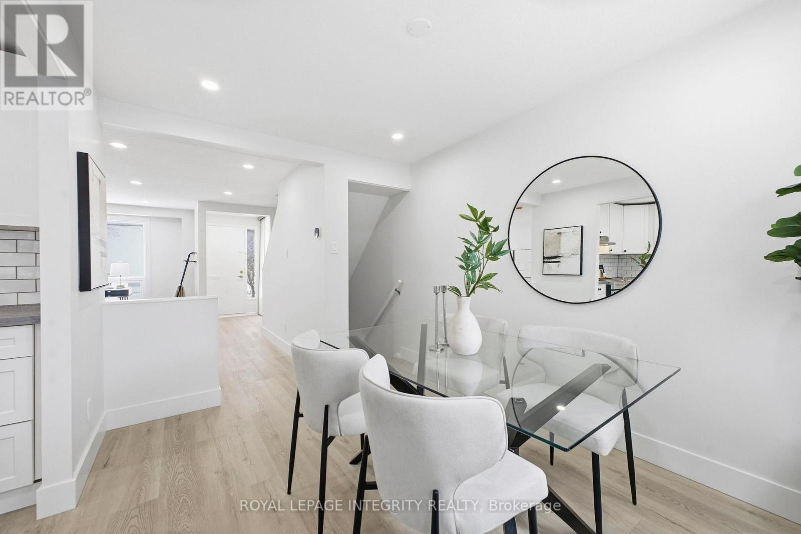 6 - 7868 Jeanne D'arc Boulevard N