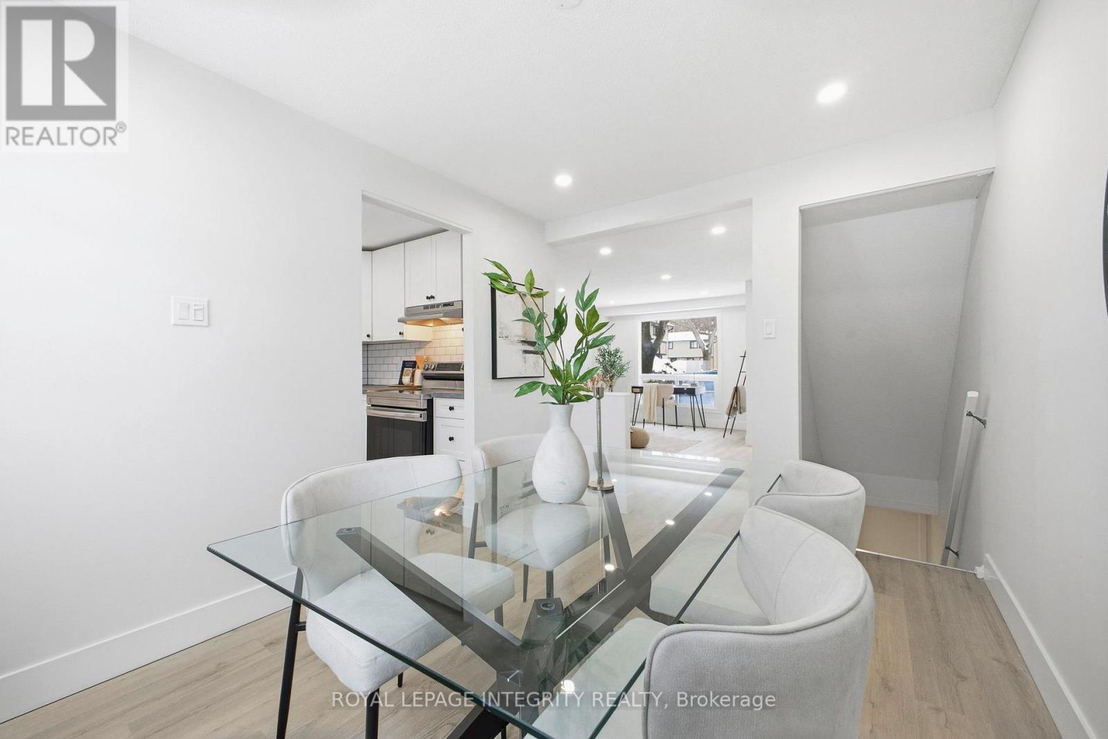 6 - 7868 Jeanne D'arc Boulevard N