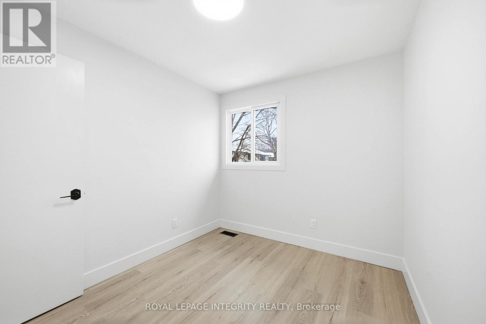 6 - 7868 Jeanne D'arc Boulevard N