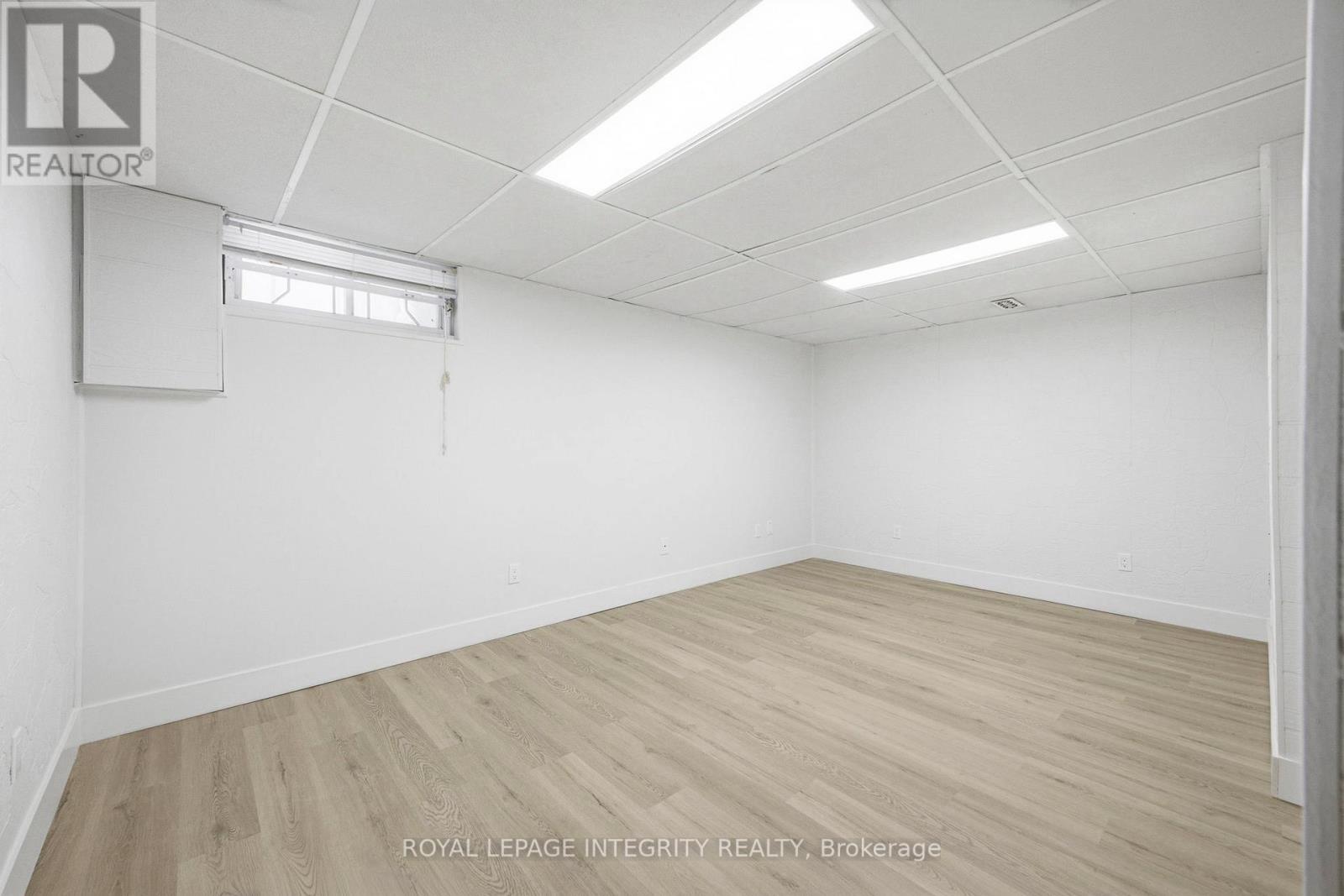 6 - 7868 Jeanne D'arc Boulevard N