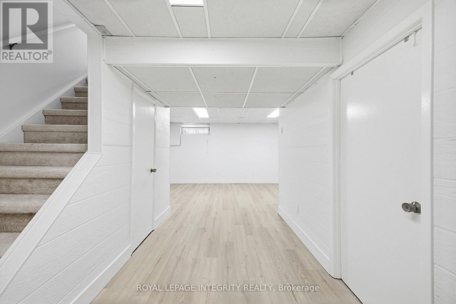 6 - 7868 Jeanne D'arc Boulevard N