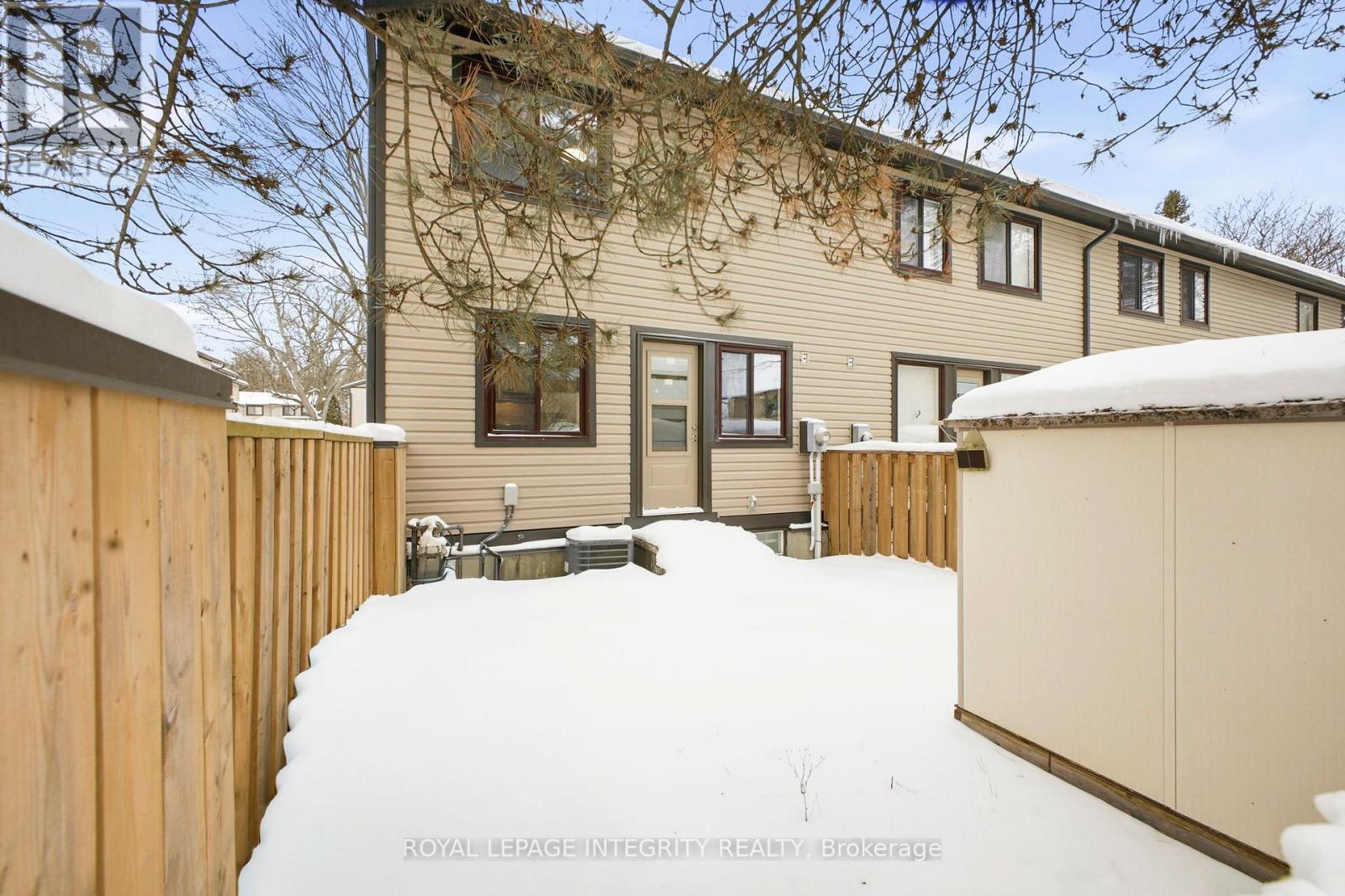 6 - 7868 Jeanne D'arc Boulevard N