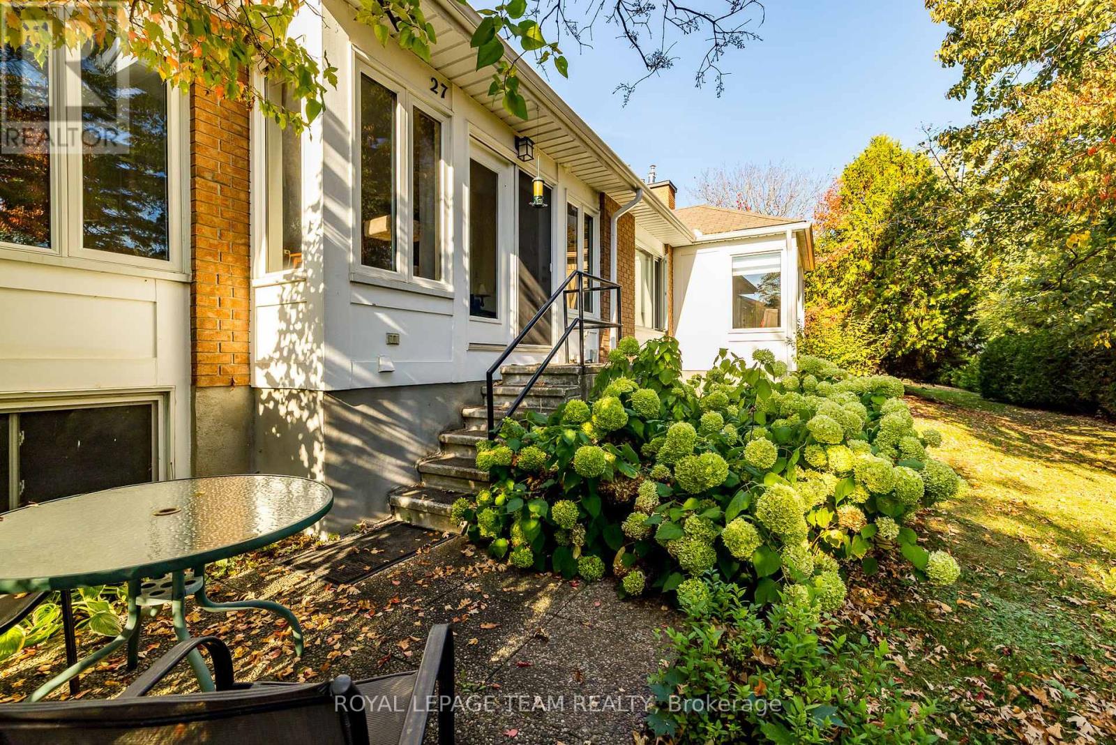 14 - 27 Pine Needles Court