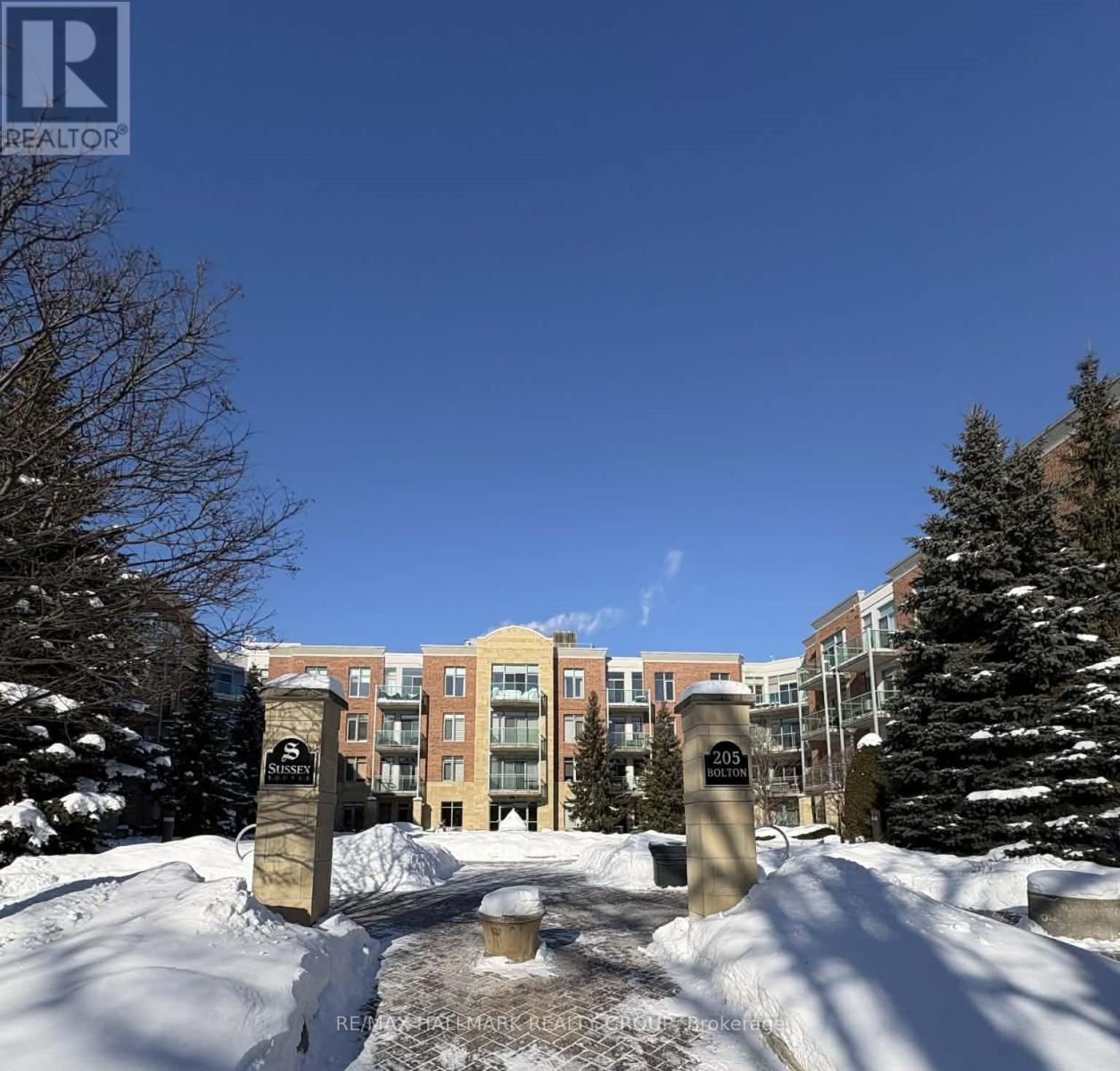 401 - 205 Bolton Street