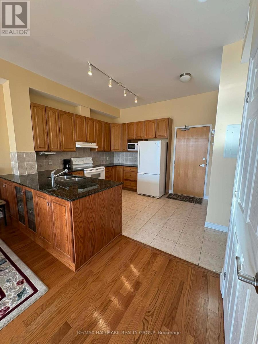 401 - 205 Bolton Street