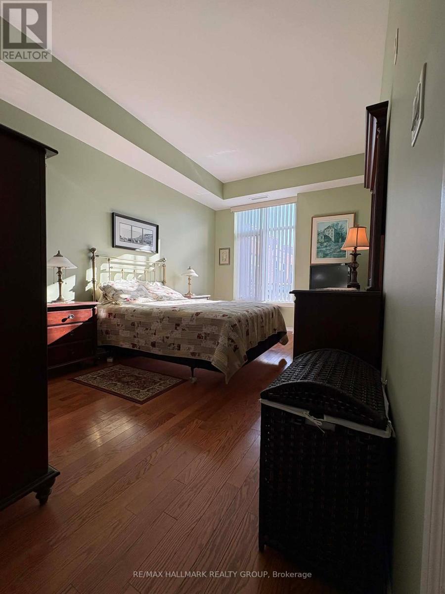 401 - 205 Bolton Street