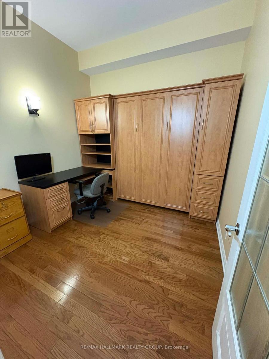 401 - 205 Bolton Street