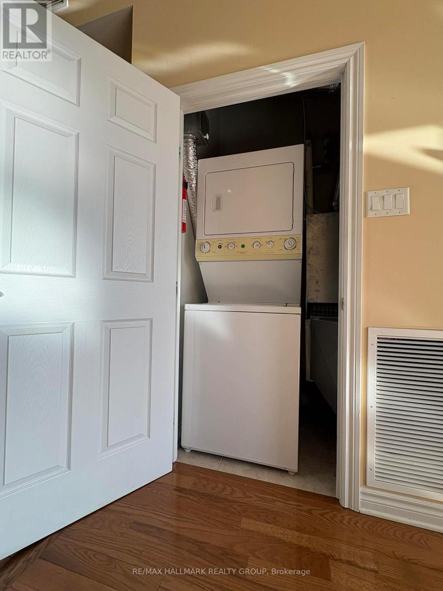 401 - 205 Bolton Street