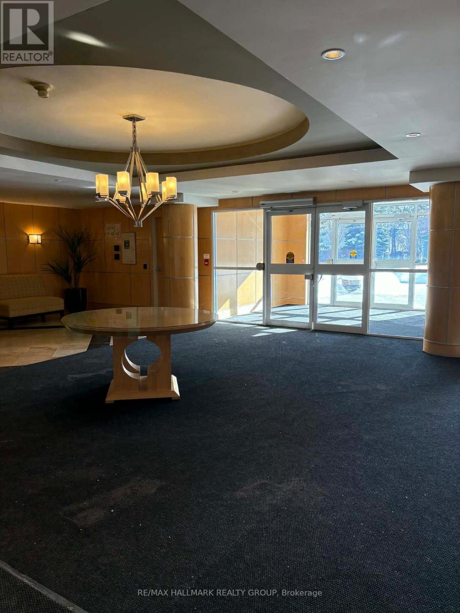 401 - 205 Bolton Street