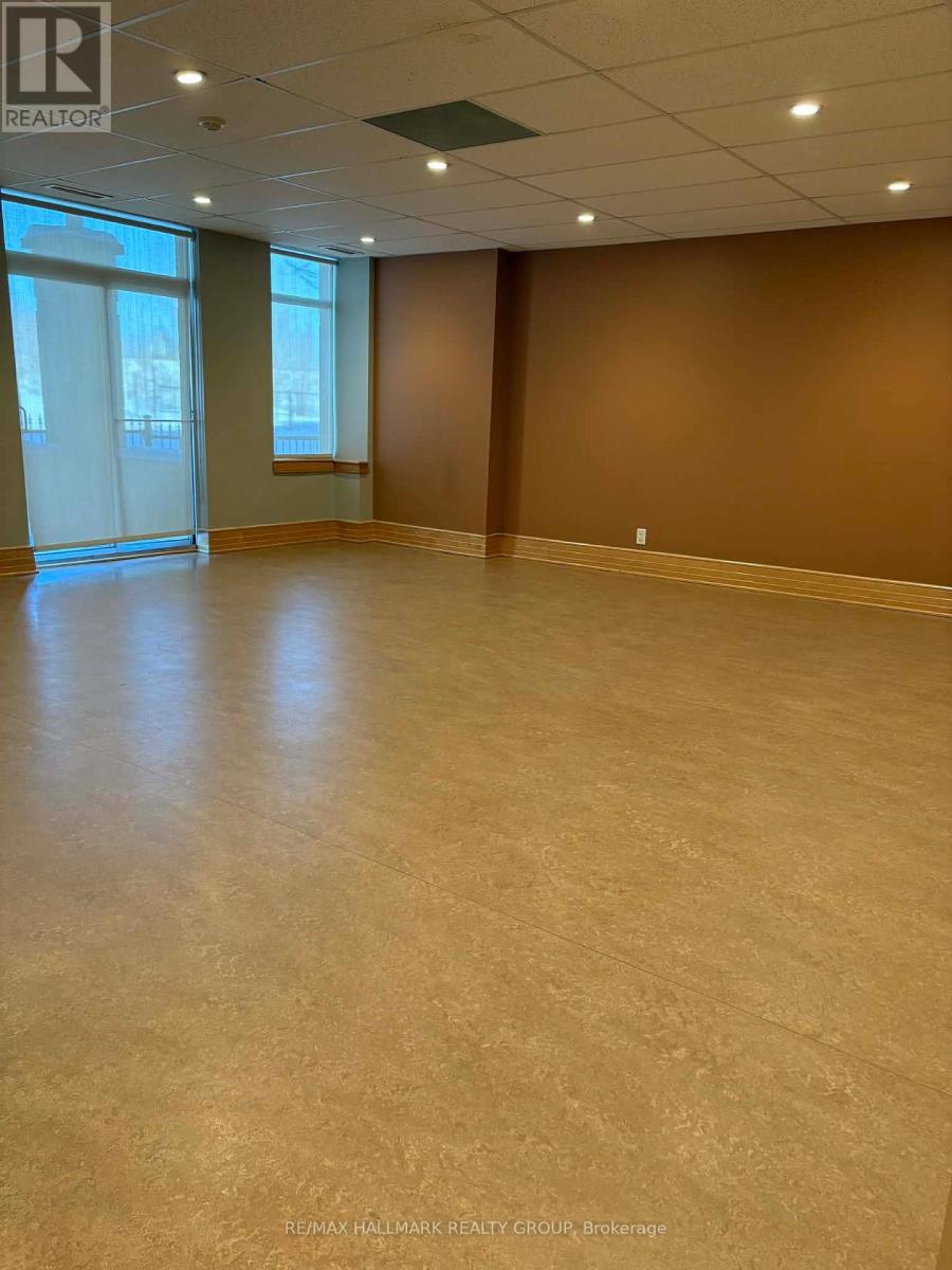 401 - 205 Bolton Street