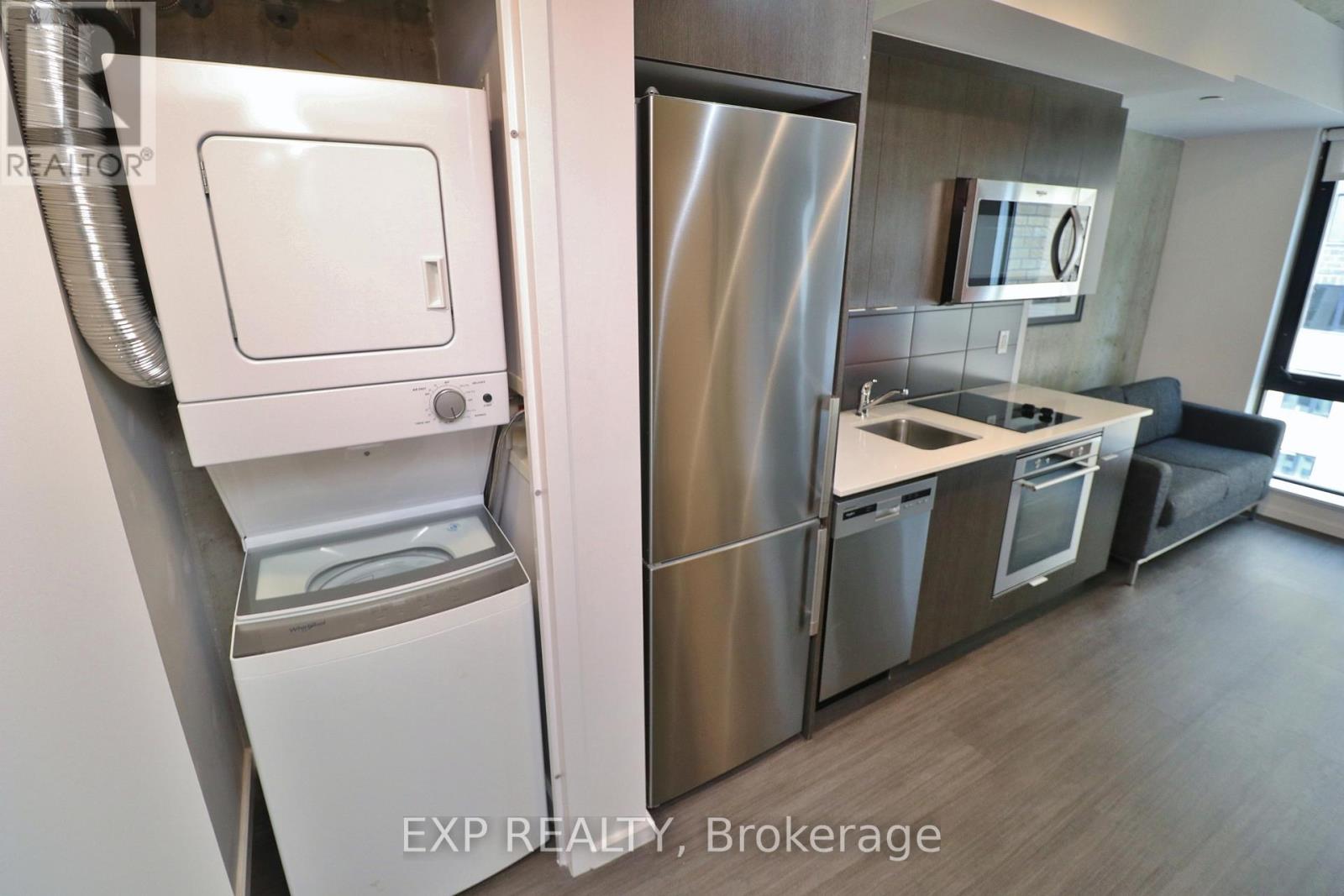 912 - 105 Champagne Avenue S