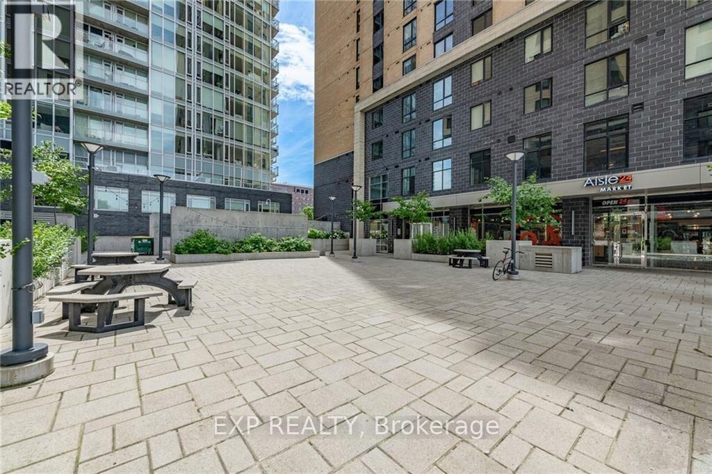 912 - 105 Champagne Avenue S