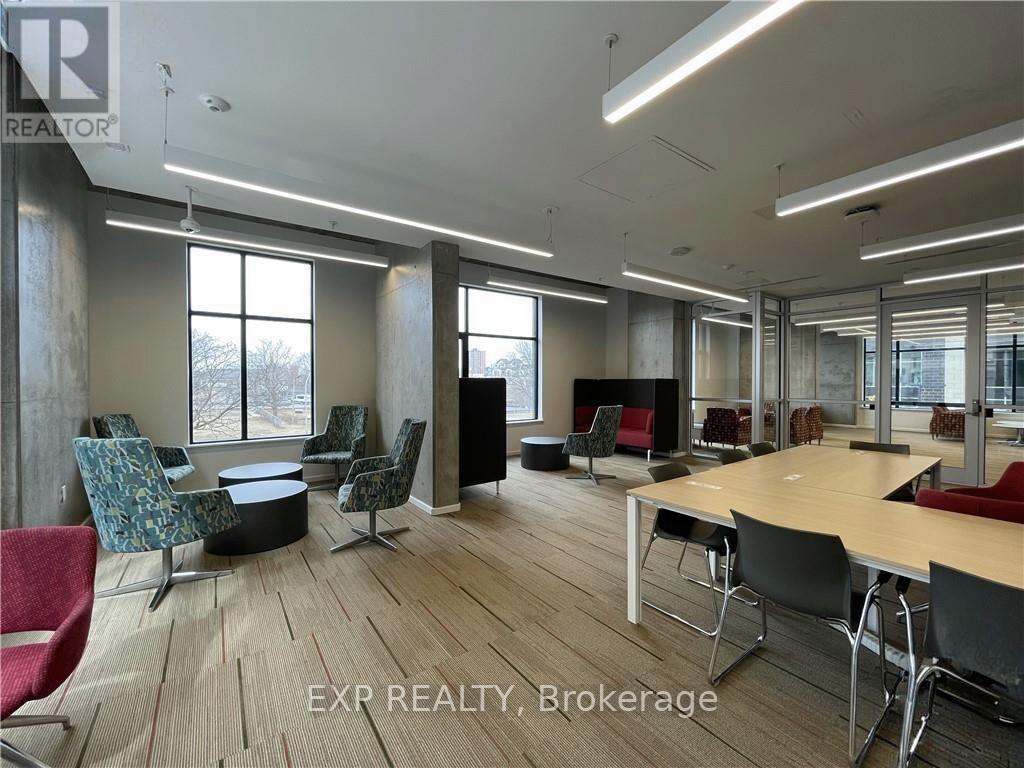 912 - 105 Champagne Avenue S