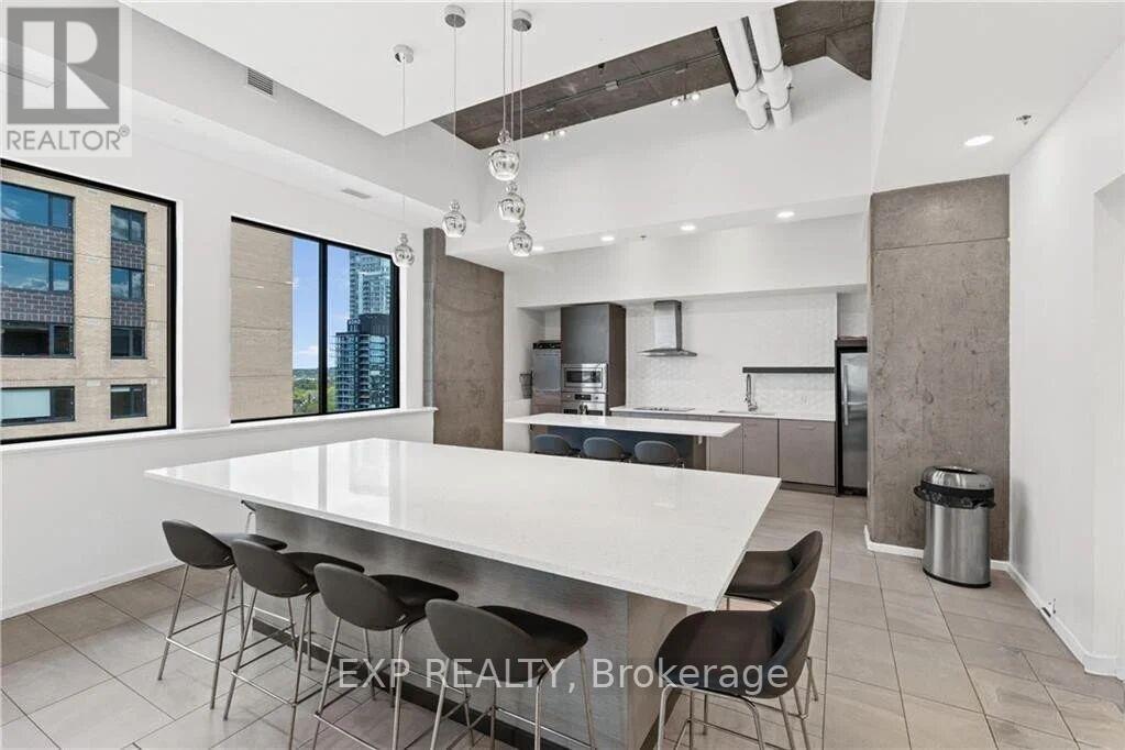 912 - 105 Champagne Avenue S