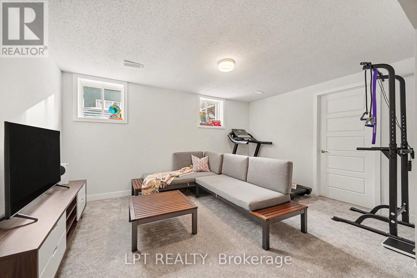 2485 Watercolours Way