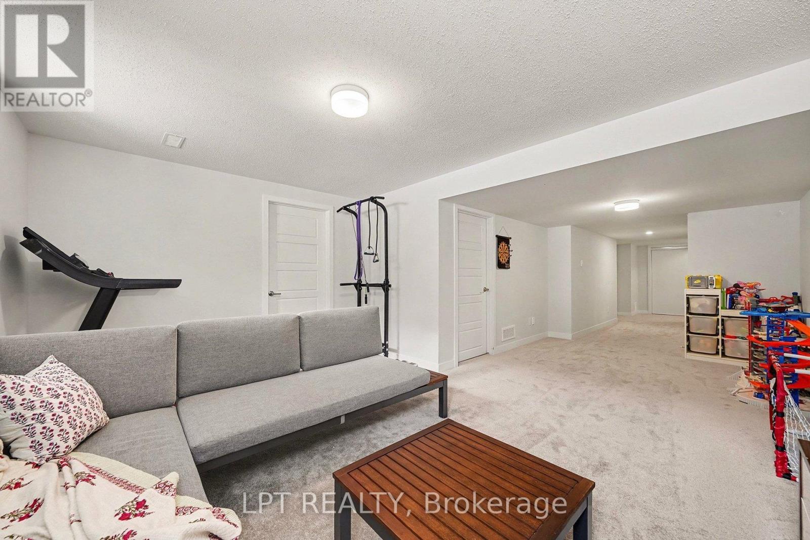 2485 Watercolours Way