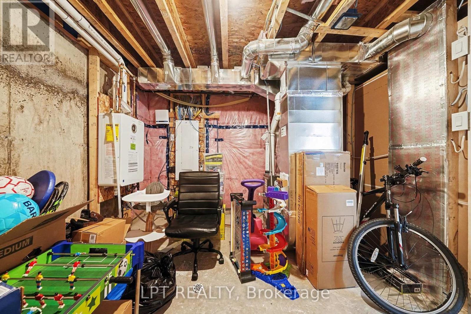 2485 Watercolours Way