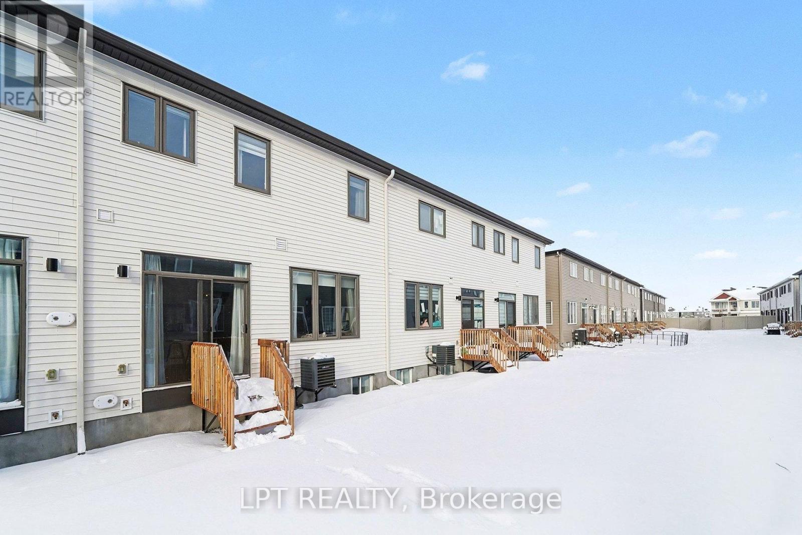 2485 Watercolours Way