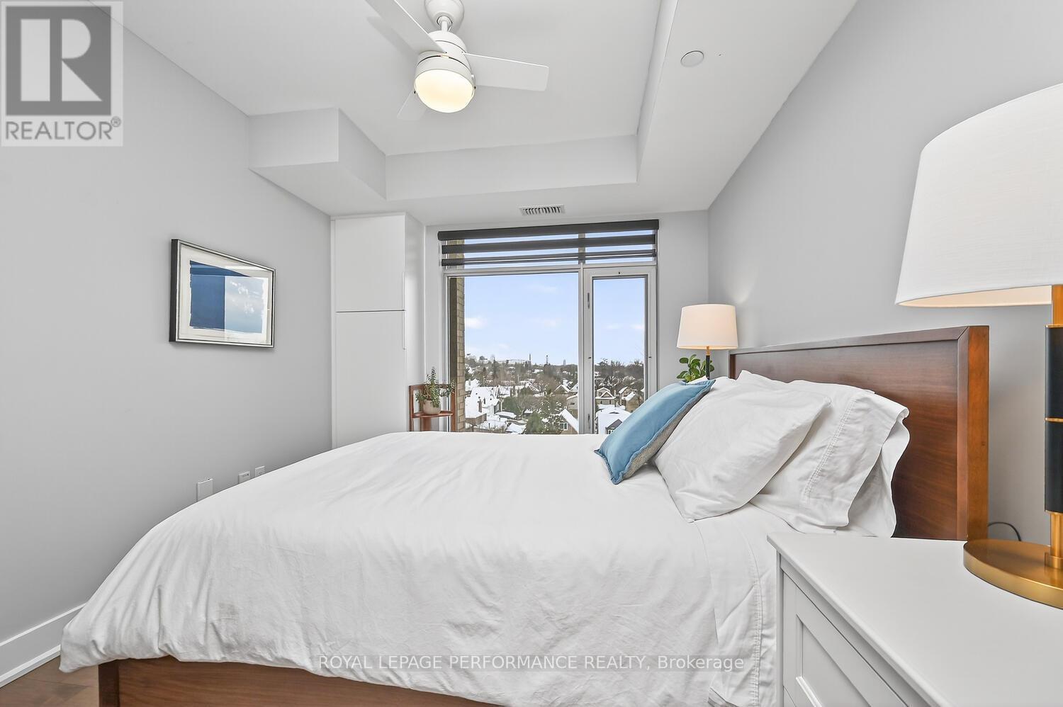 801 - 100 Champagne Avenue S