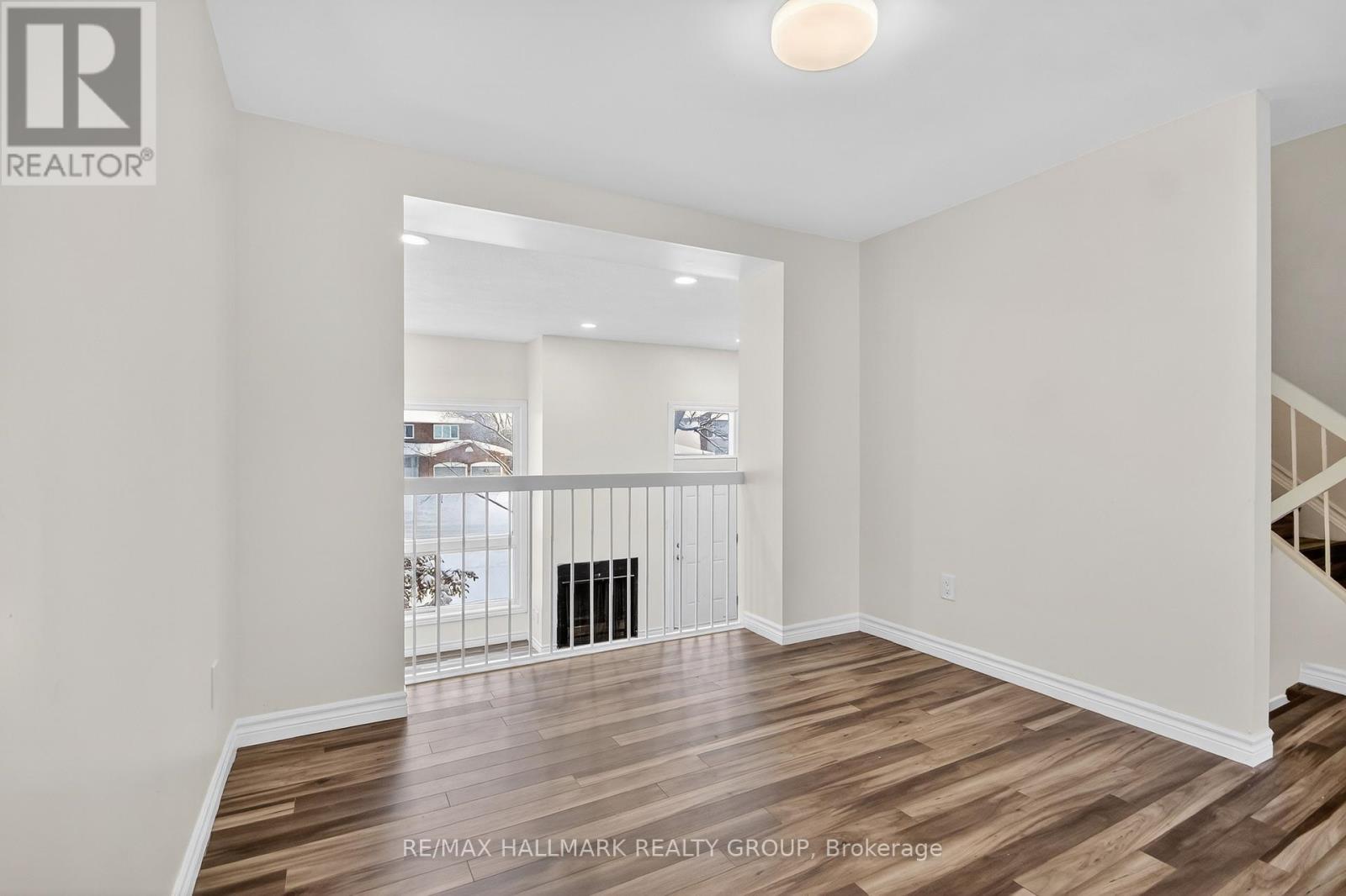 7 - 86 Esterlawn Private