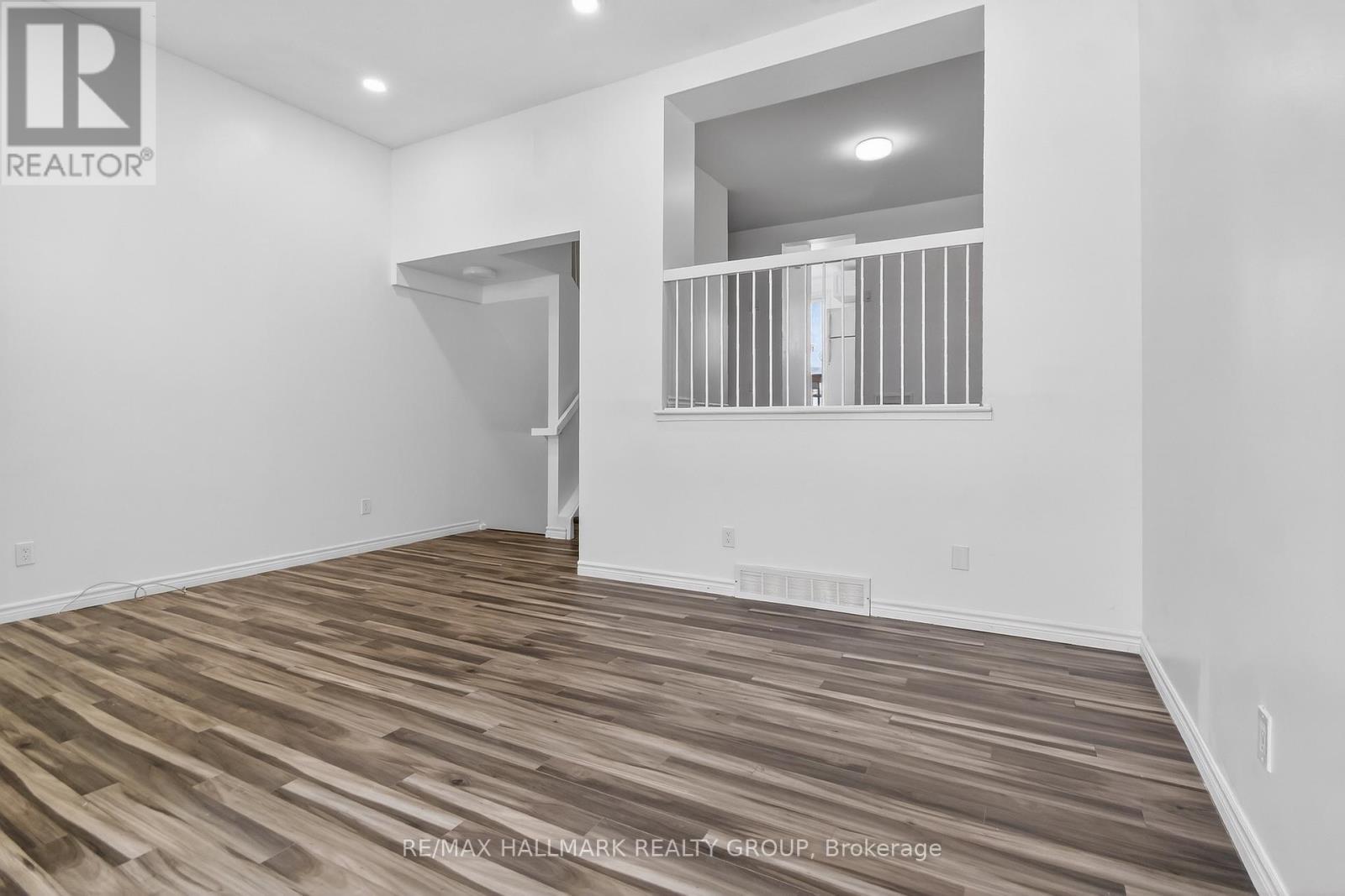 7 - 86 Esterlawn Private