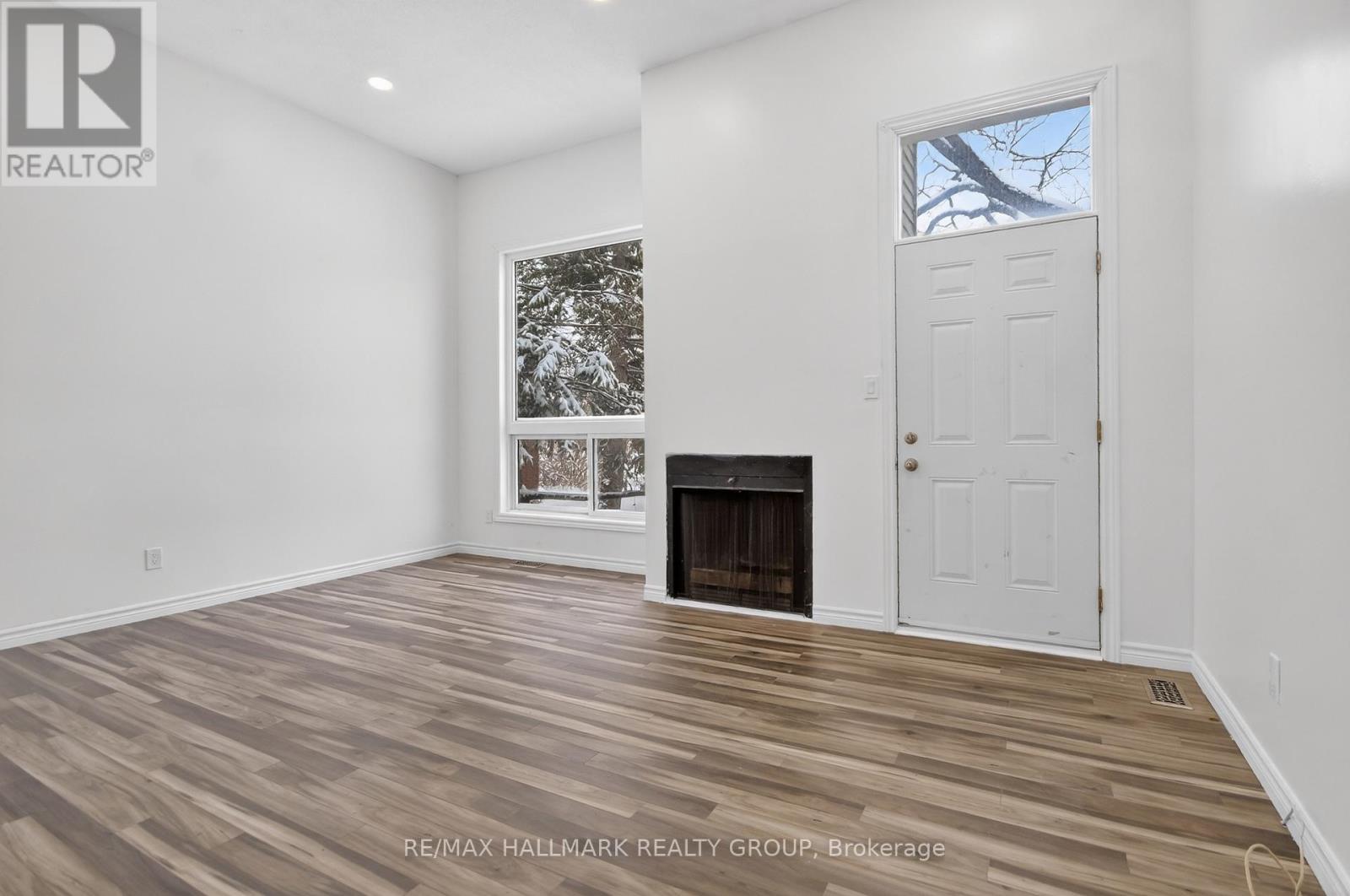 7 - 86 Esterlawn Private