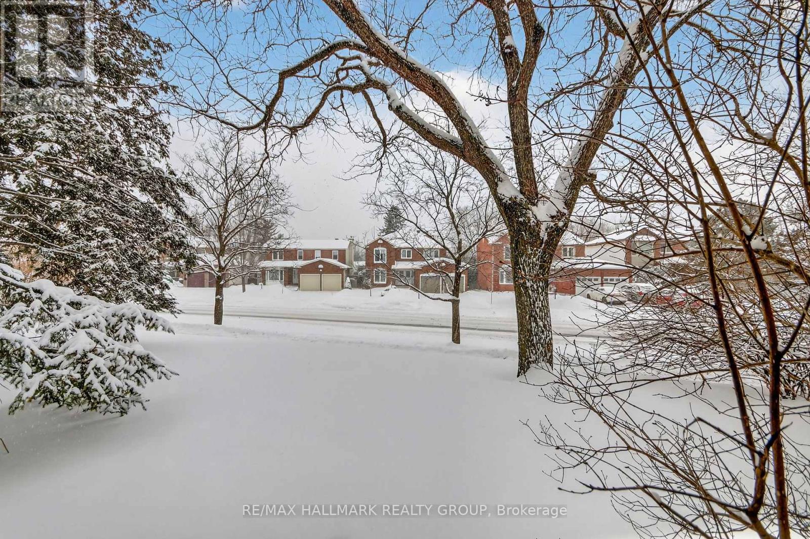 7 - 86 Esterlawn Private