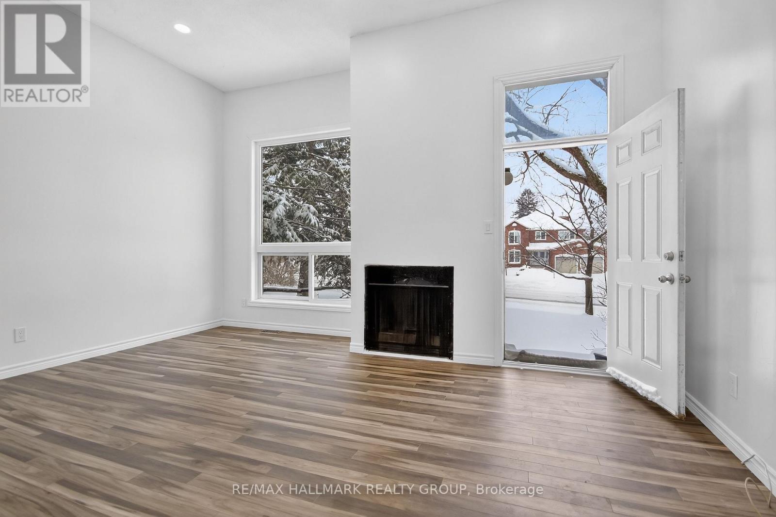 7 - 86 Esterlawn Private