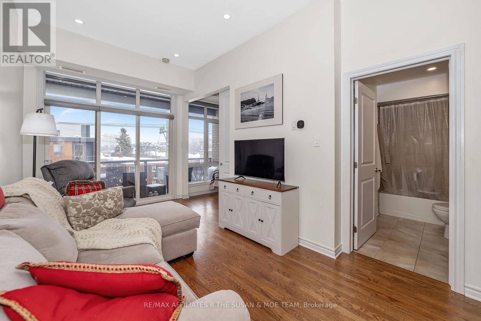 308 - 682 Churchill Avenue N