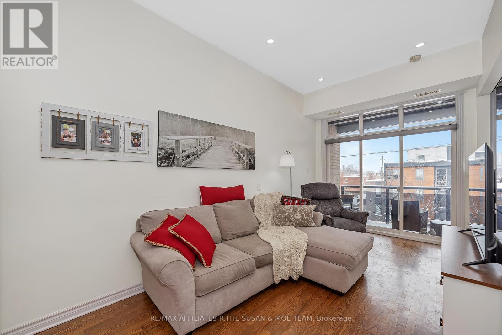 308 - 682 Churchill Avenue N