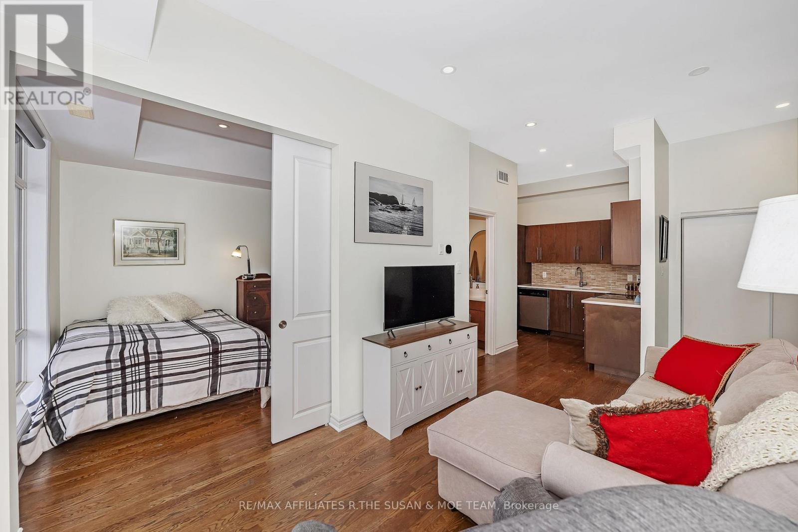 308 - 682 Churchill Avenue N