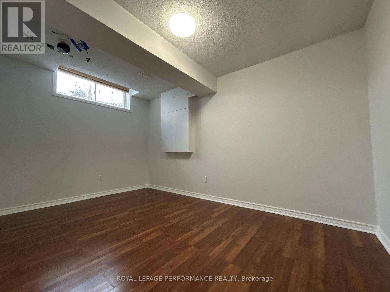 106 Mosswood Court W