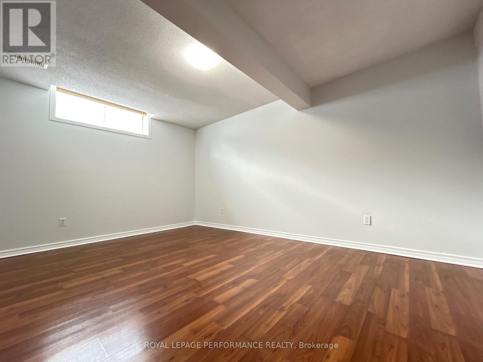 106 Mosswood Court W