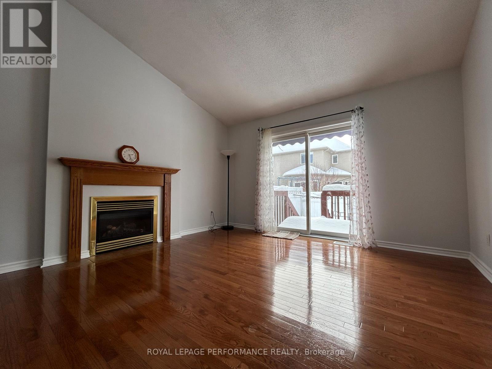 106 Mosswood Court W