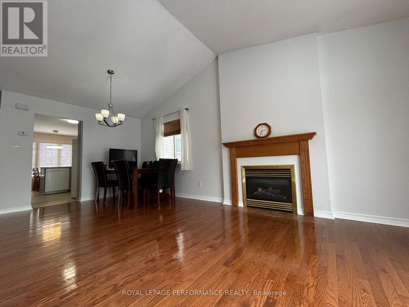 106 Mosswood Court W