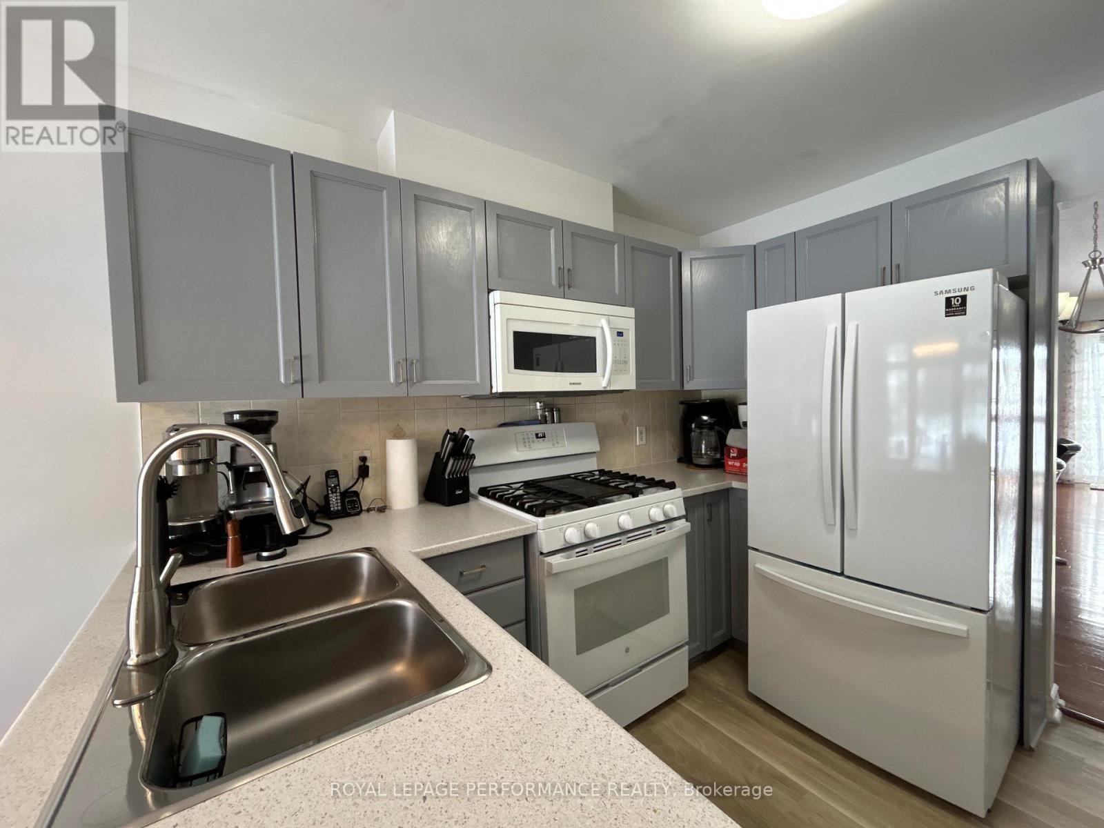 106 Mosswood Court W