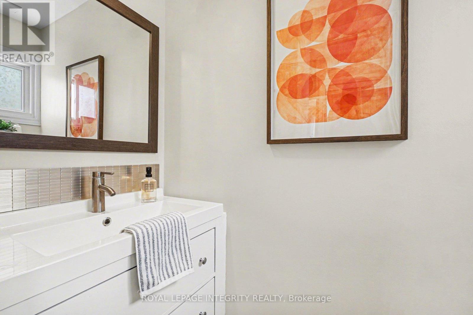 61 - 2003 Falkirk Crescent