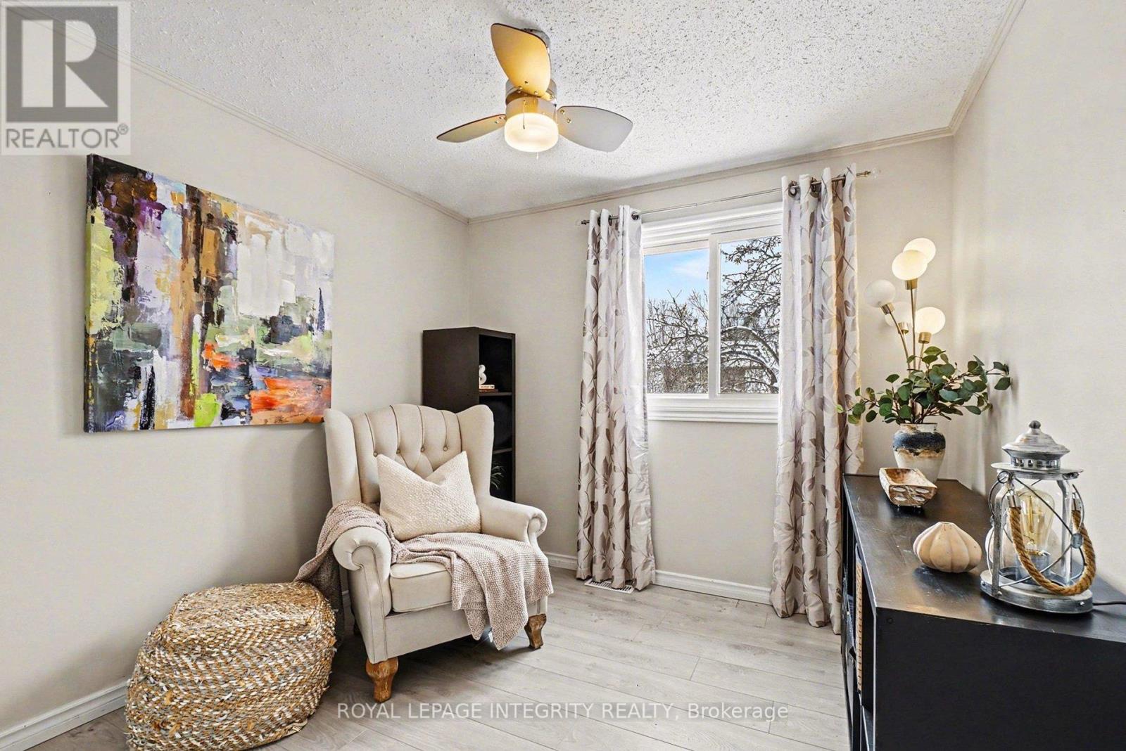 61 - 2003 Falkirk Crescent