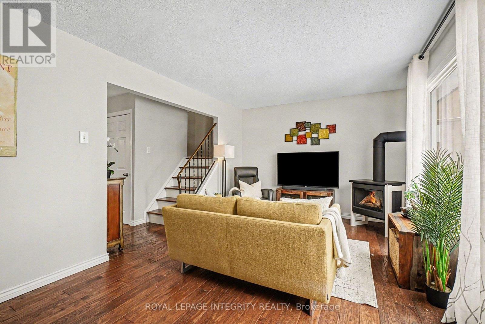 61 - 2003 Falkirk Crescent