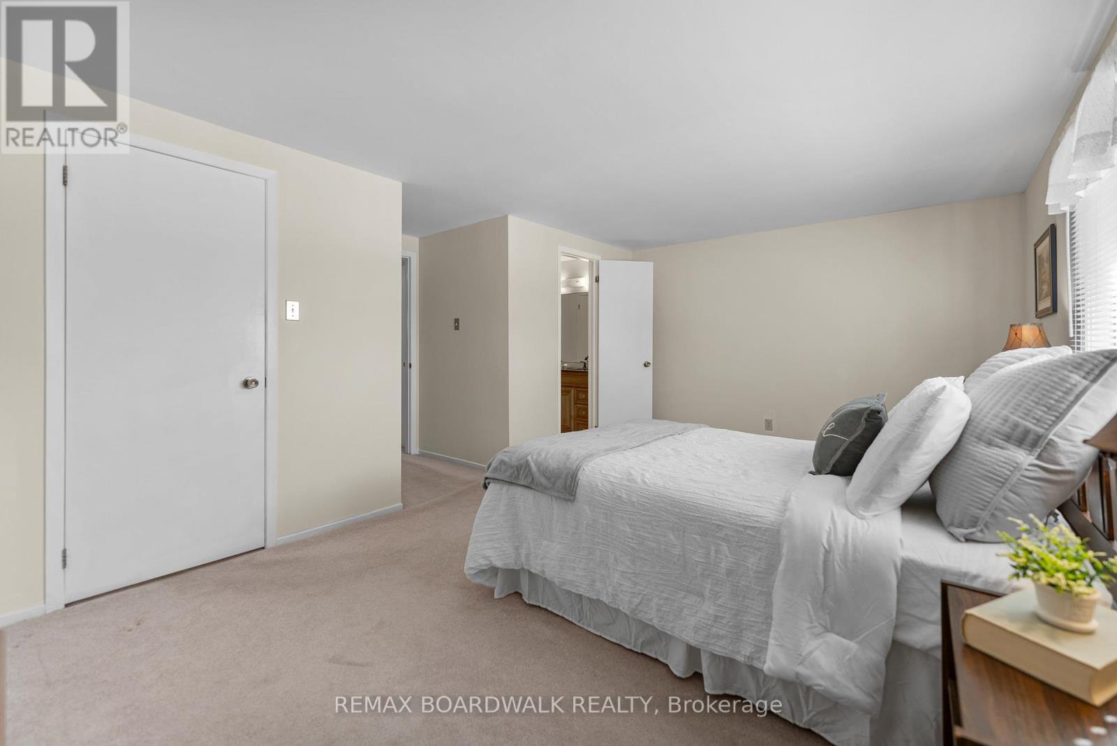 402 Sandhamn Private