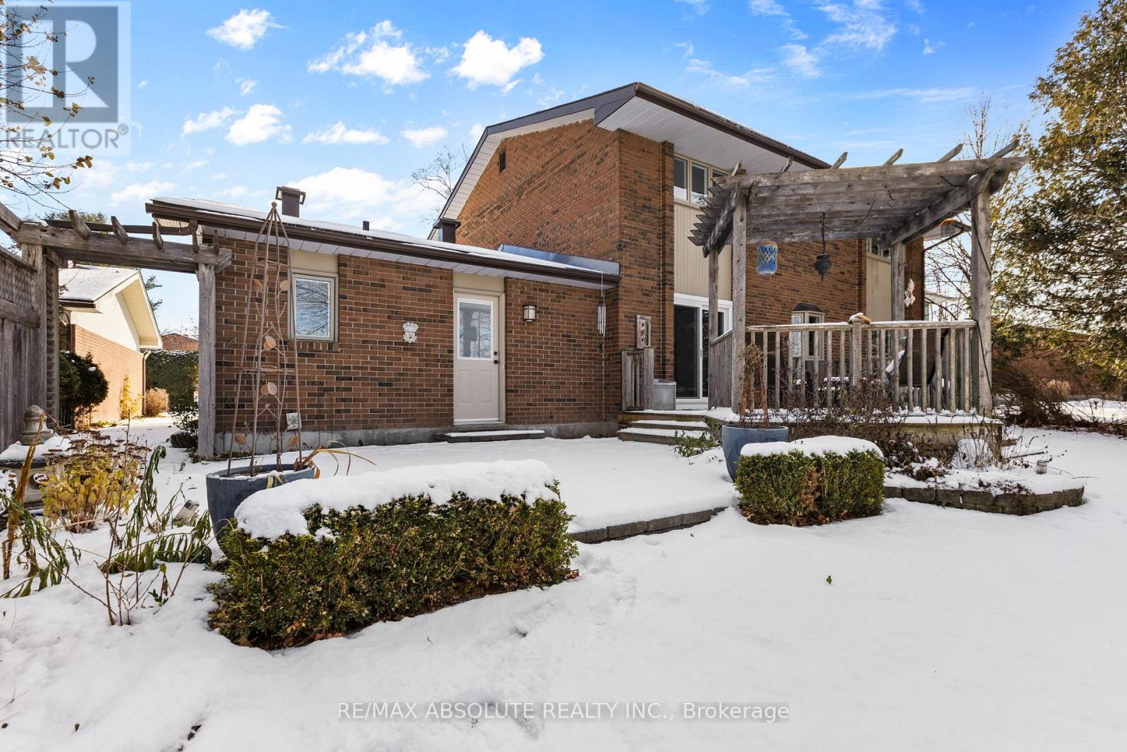 22 Banting Crescent