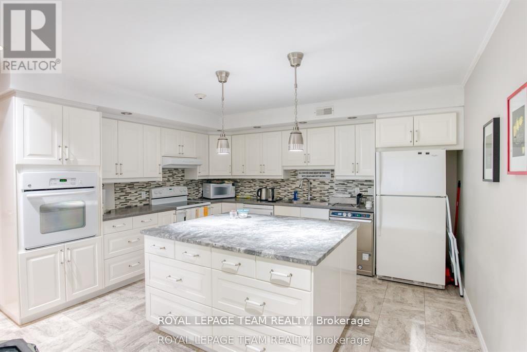 2006 - 1195 Richmond Road