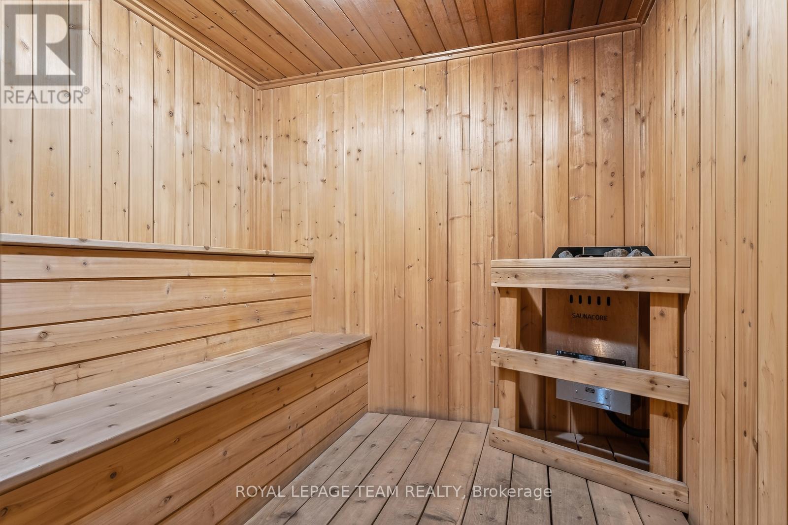 809 - 530 Laurier Avenue W