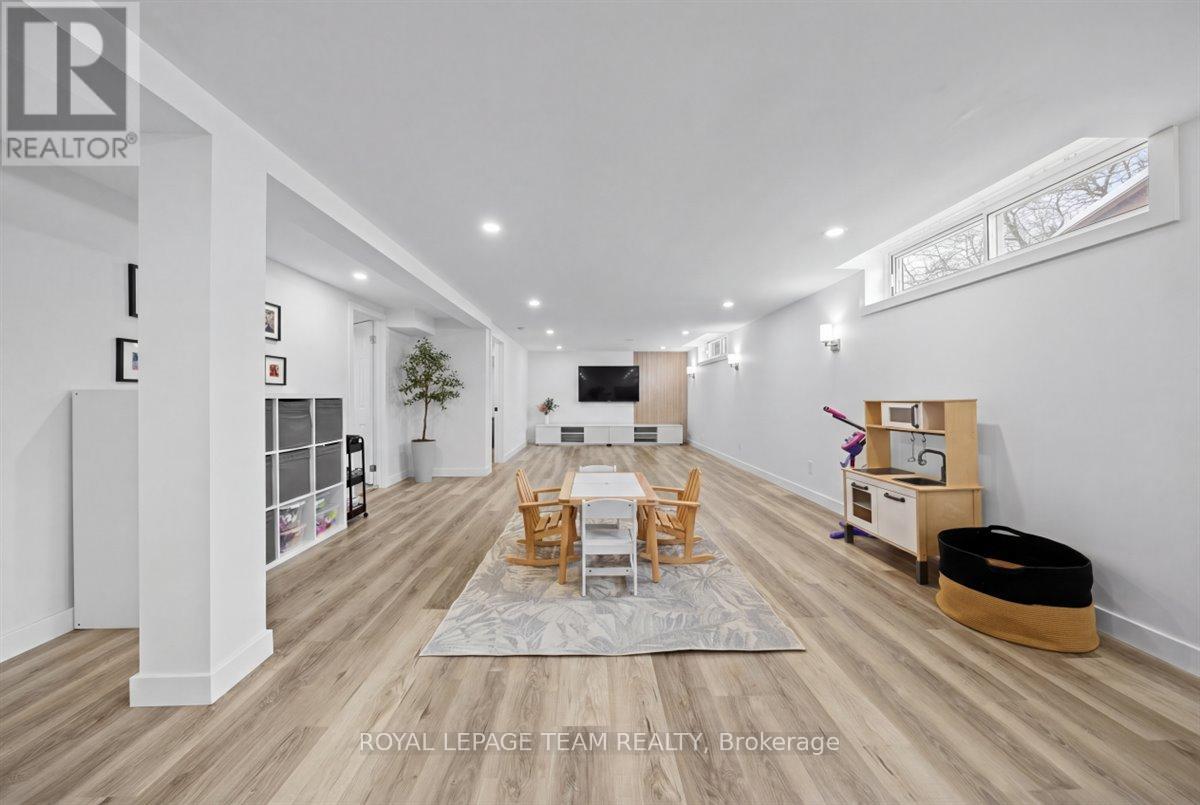 20 Whitburn Crescent