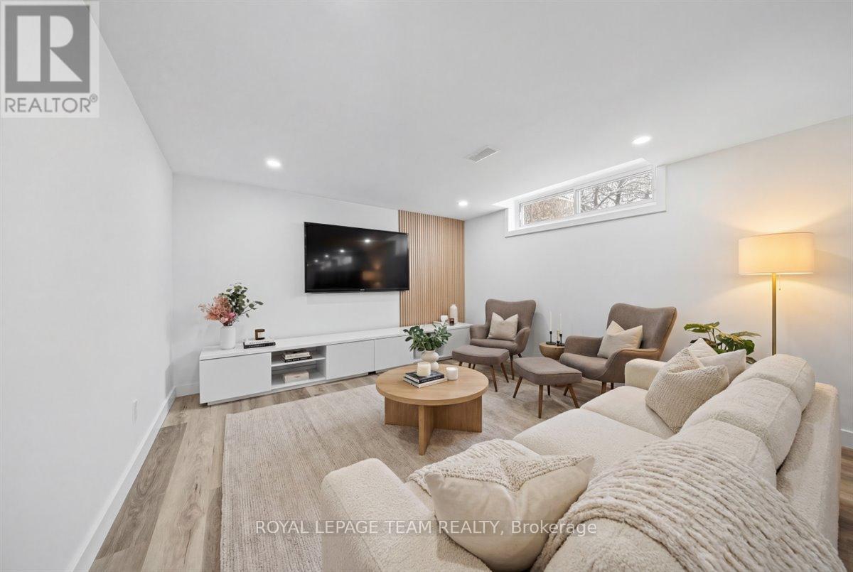 20 Whitburn Crescent